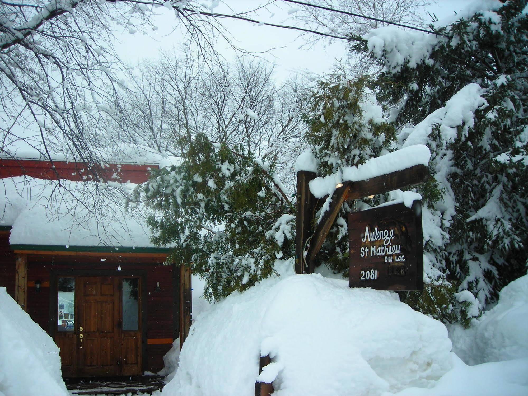 Auberge Saint-Mathieu Exterior foto